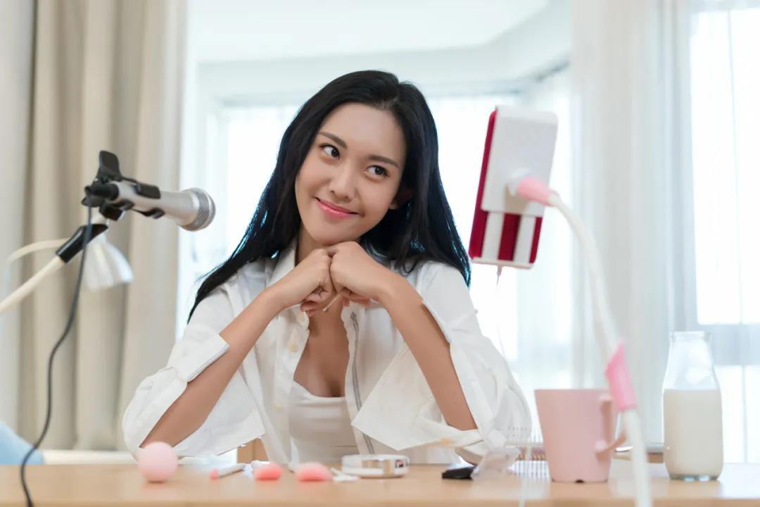 微信直播,直奔带货?-犀牛云.jpg 微信直播,直奔带货?-犀牛云.jpg