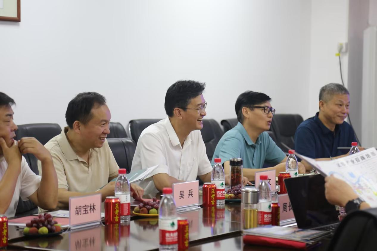 “武鄂同城”正当时,鄂州市市场监管局钟文带队莅临紫虎拜访考察交流 “武鄂同城”正当时,鄂州市市场监管局钟文带队莅临紫虎拜访考察交流